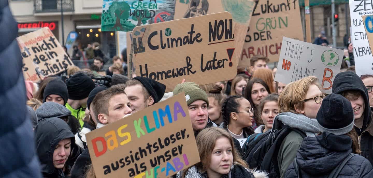 Jugendliche demonstrieren in Berlin gegen den Klimawandel (c) Unsplash
